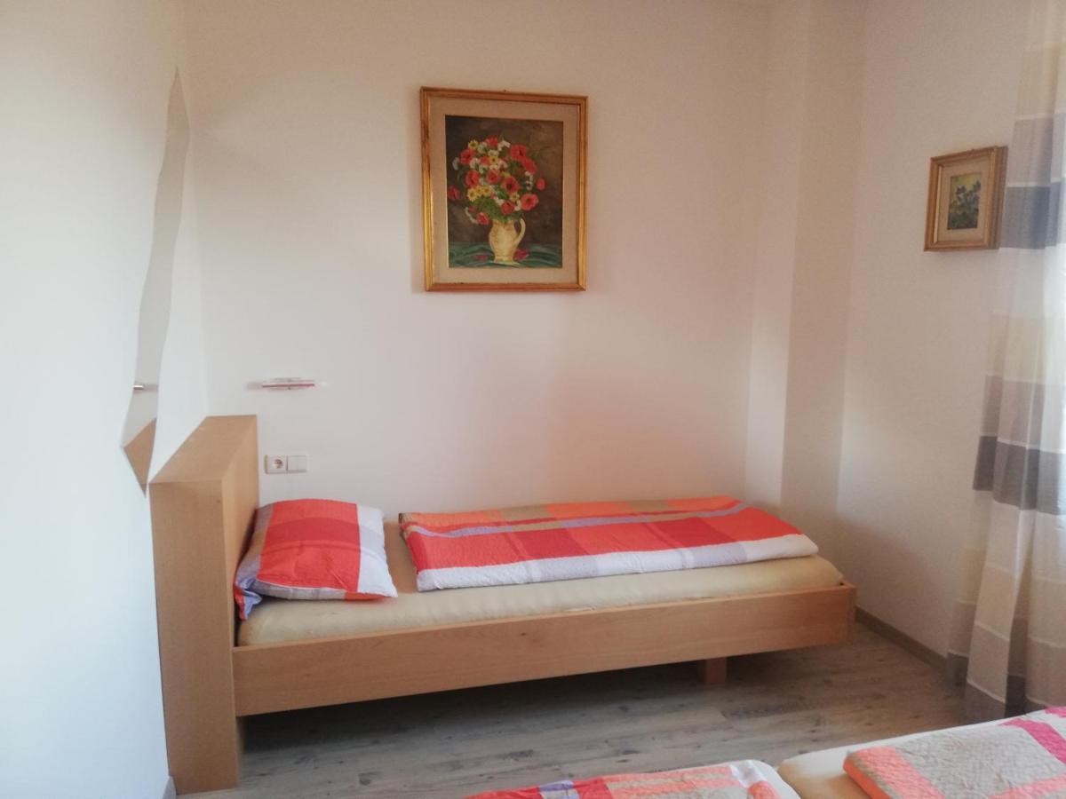 Haus Moeltner - Apartment Aviam Caldaro Εξωτερικό φωτογραφία